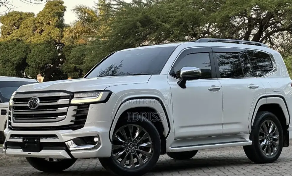 Toyota Land Cruiser 2024 White