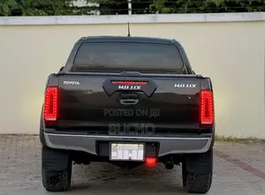 Toyota Hilux 2012 Gray