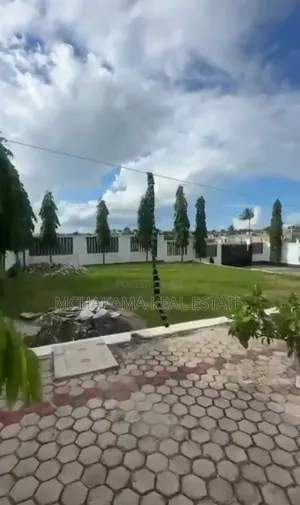5bdrm Block of Flats in Mchakama Real Estate, Kibada for sale