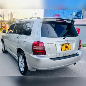 Toyota Kluger 2003 Silver