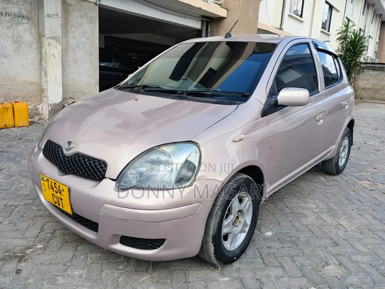Toyota Vitz 2003 Pink