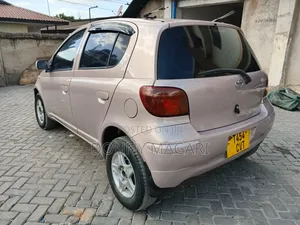 Toyota Vitz 2003 Pink
