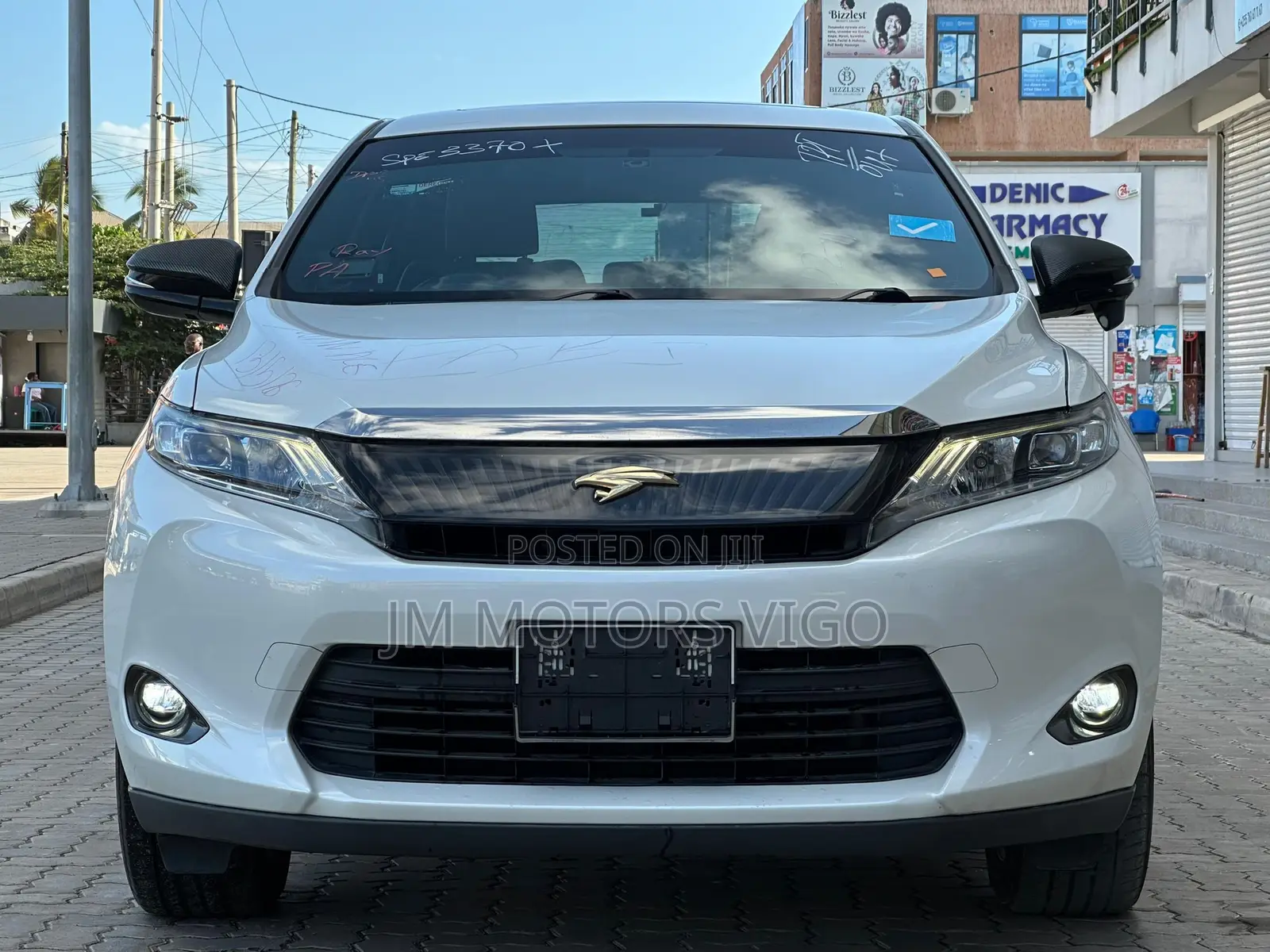 Toyota Harrier 2.0 2016 White