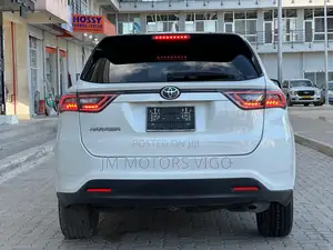 Toyota Harrier 2.0 2016 White