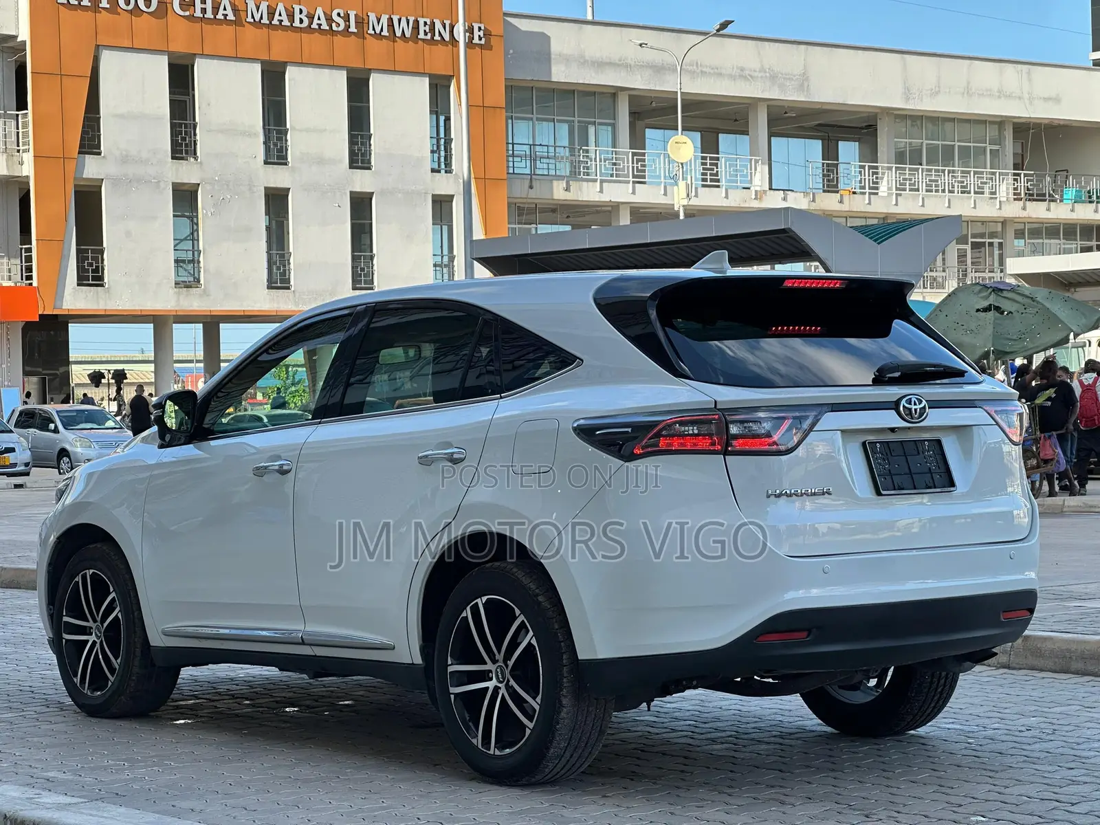 Toyota Harrier 2.0 2016 White