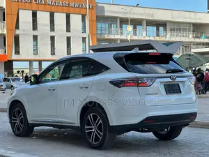 Toyota Harrier 2.0 2016 White