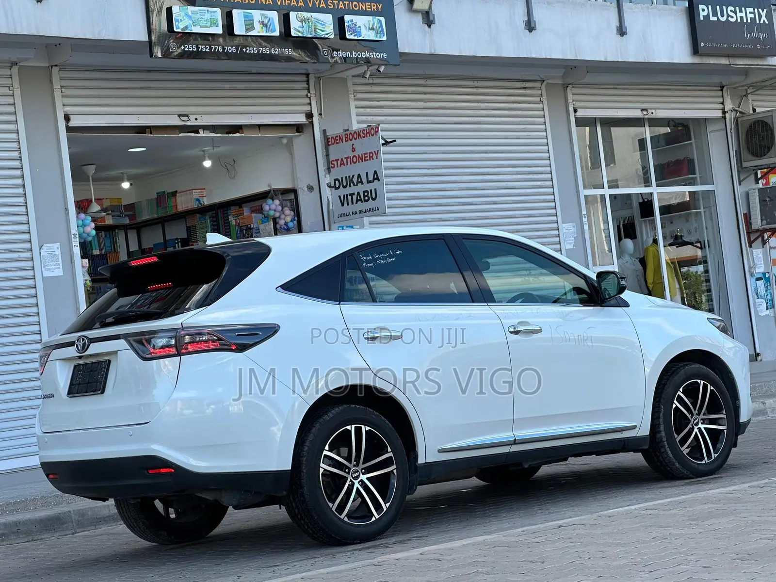 Toyota Harrier 2.0 2016 White
