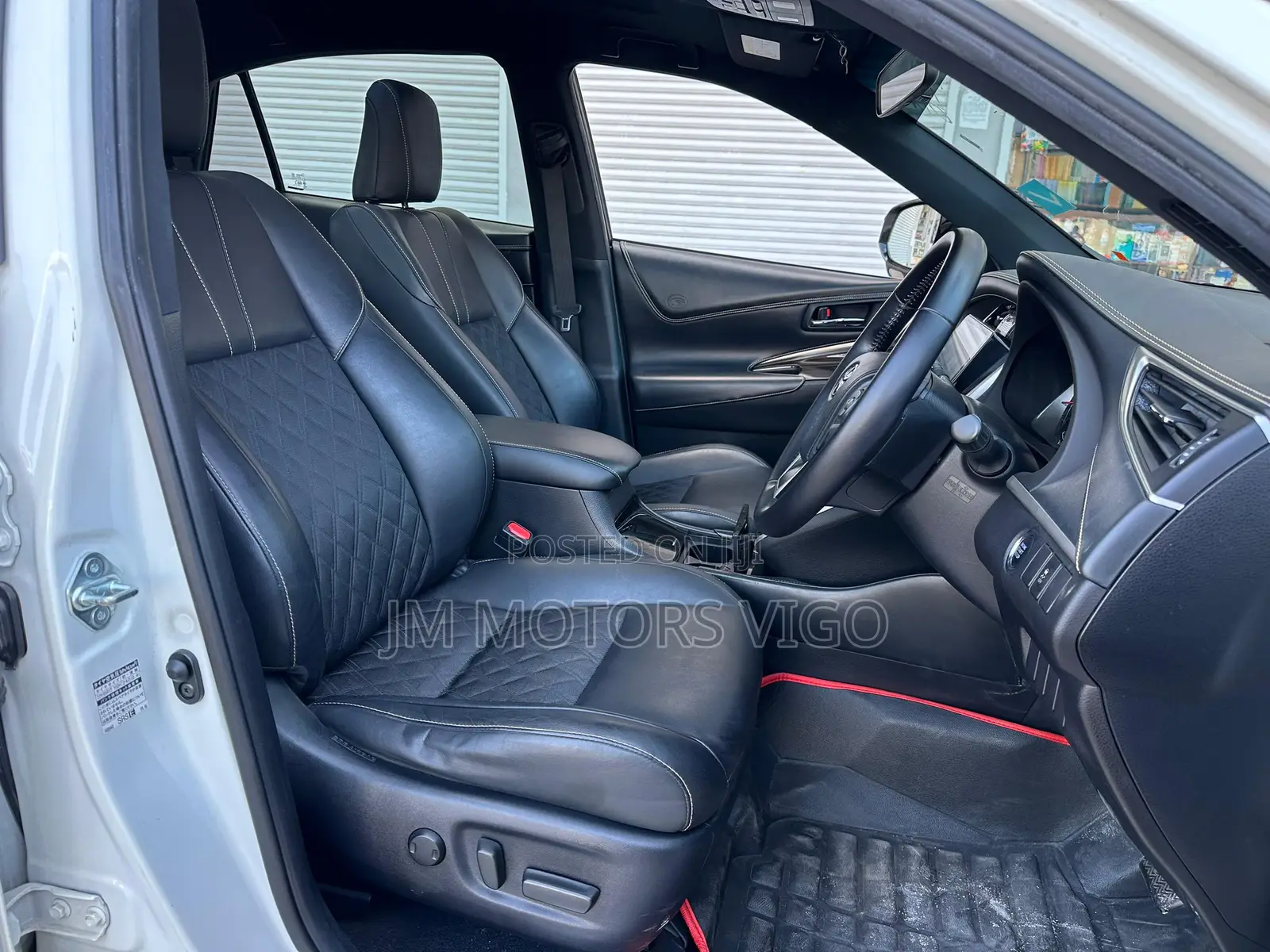 Toyota Harrier 2.0 2016 White