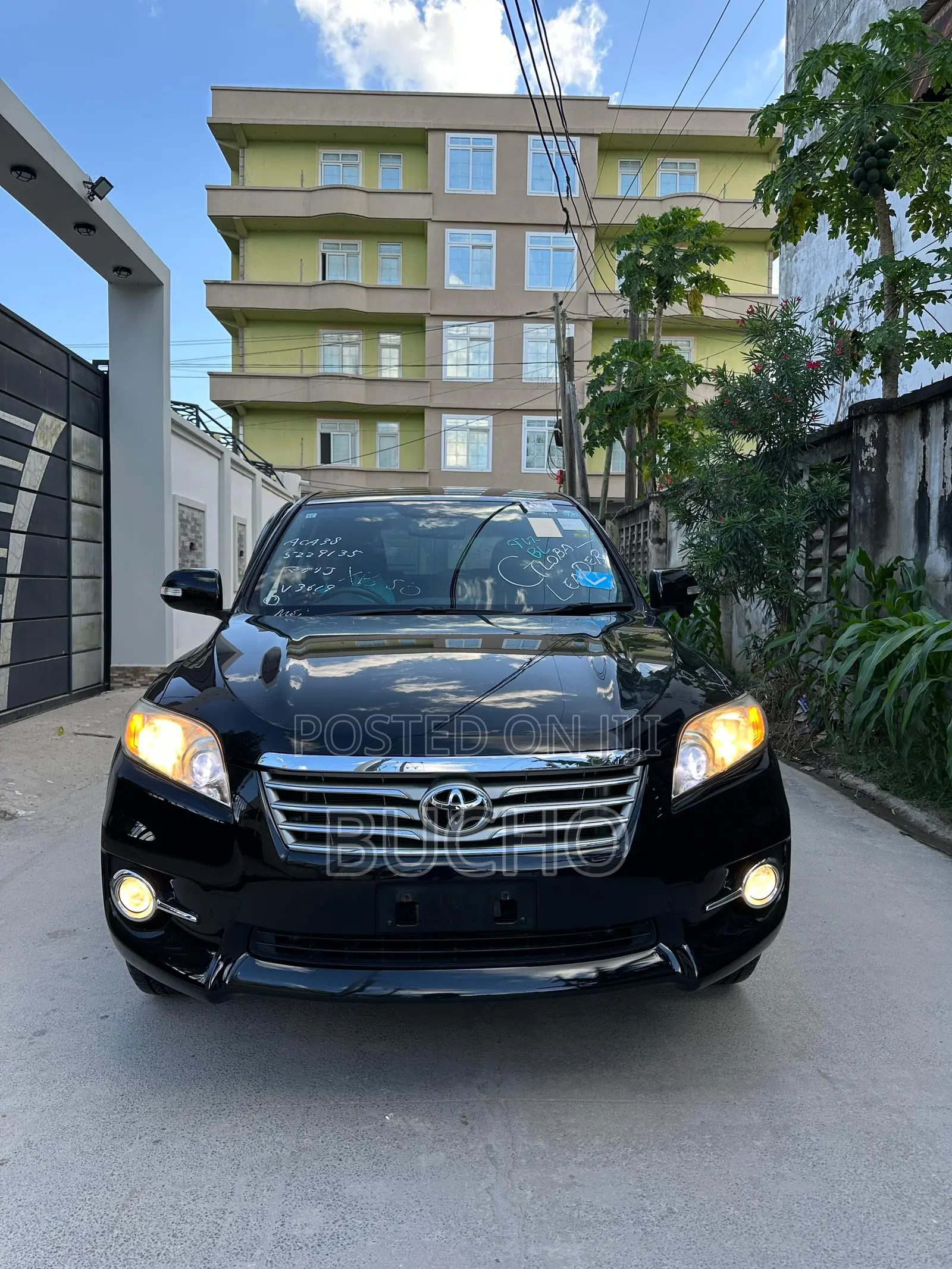 Toyota Vanguard 2011 Black