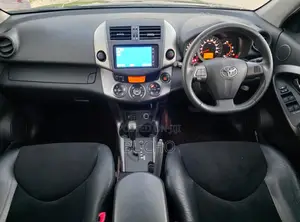 Toyota Vanguard 2011 Black