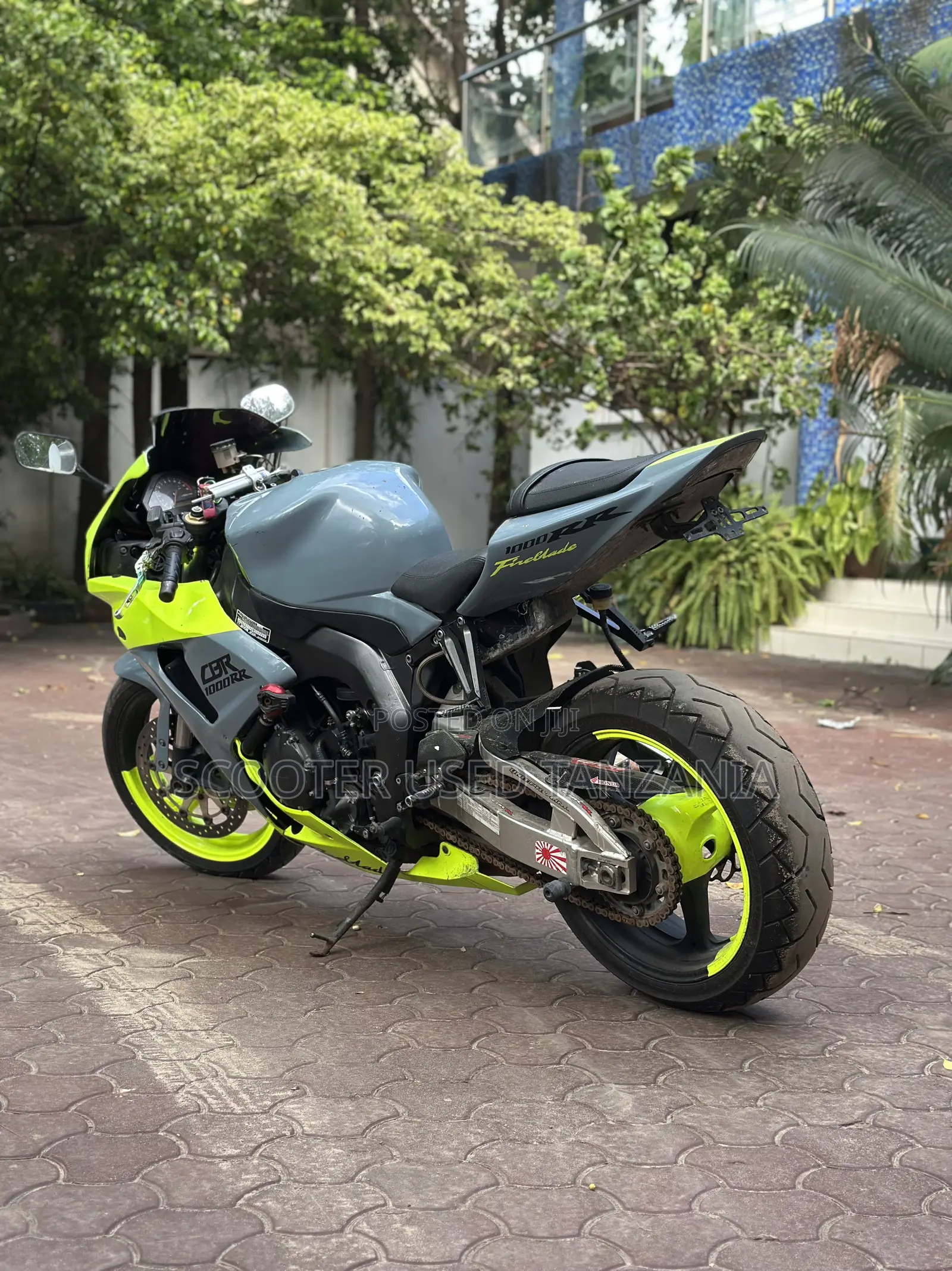 Honda CBR 2010 Purple