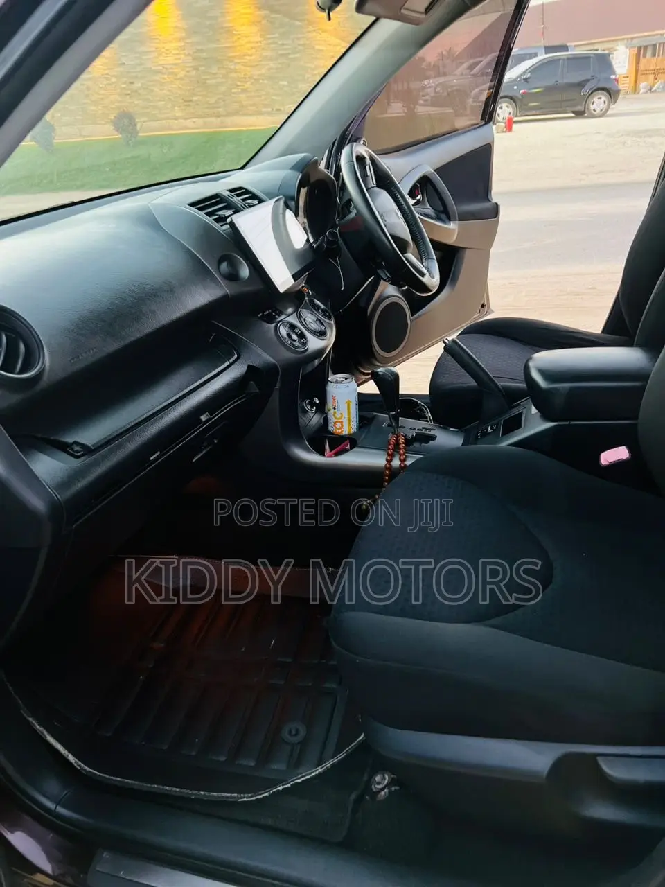 Toyota Vanguard 2011 Brown