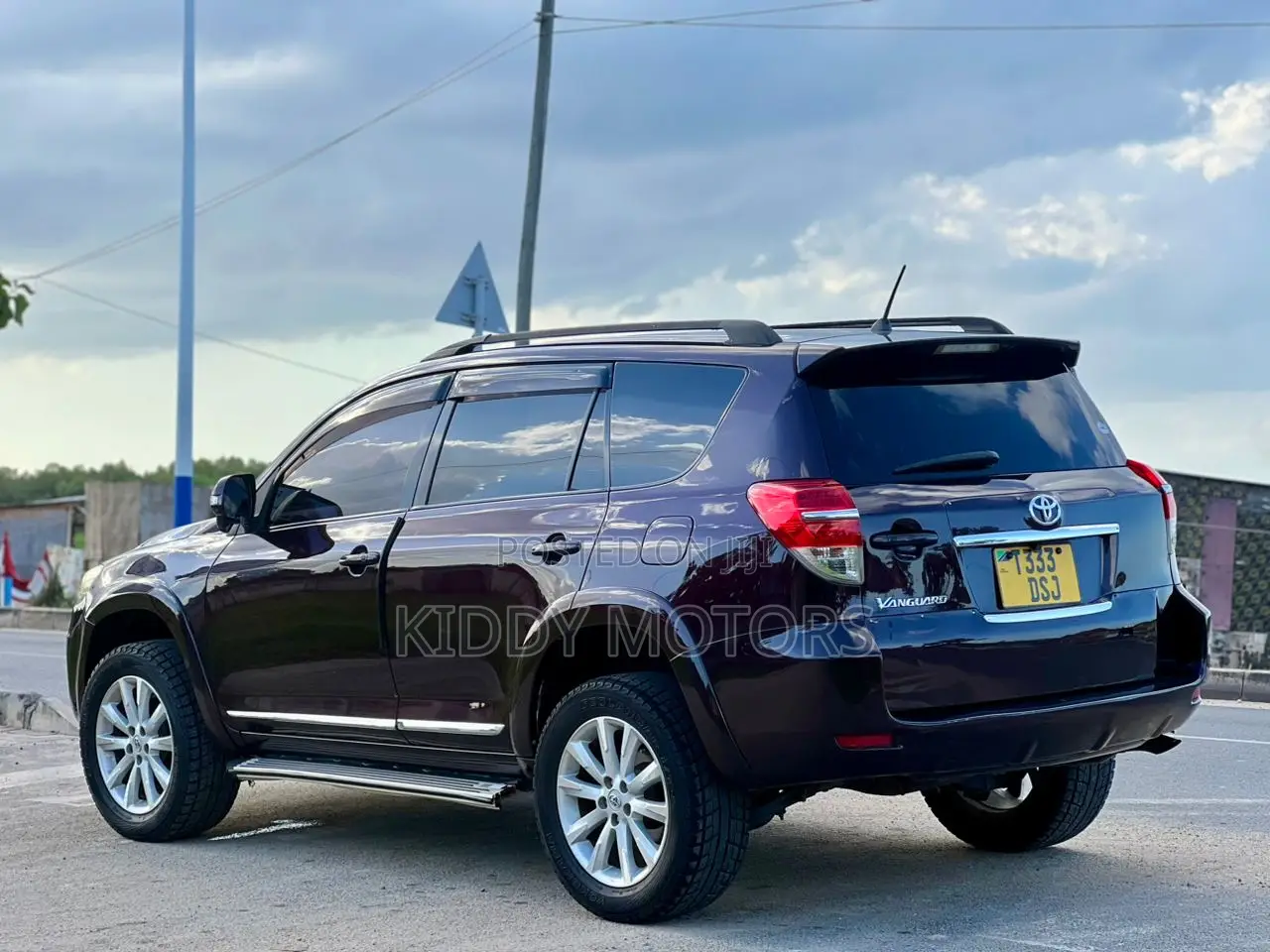 Toyota Vanguard 2011 Brown