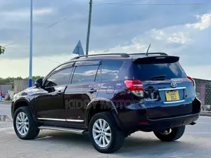Toyota Vanguard 2011 Brown