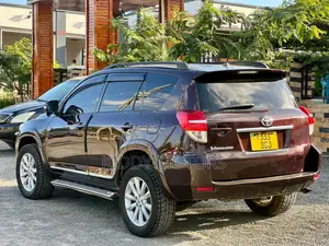 Toyota Vanguard 2011 Brown