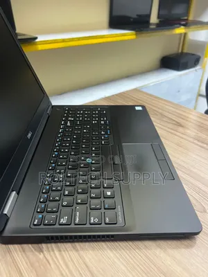 Laptop Dell Latitude 5580 8GB Intel Core i7 HDD+SSD 500GB
