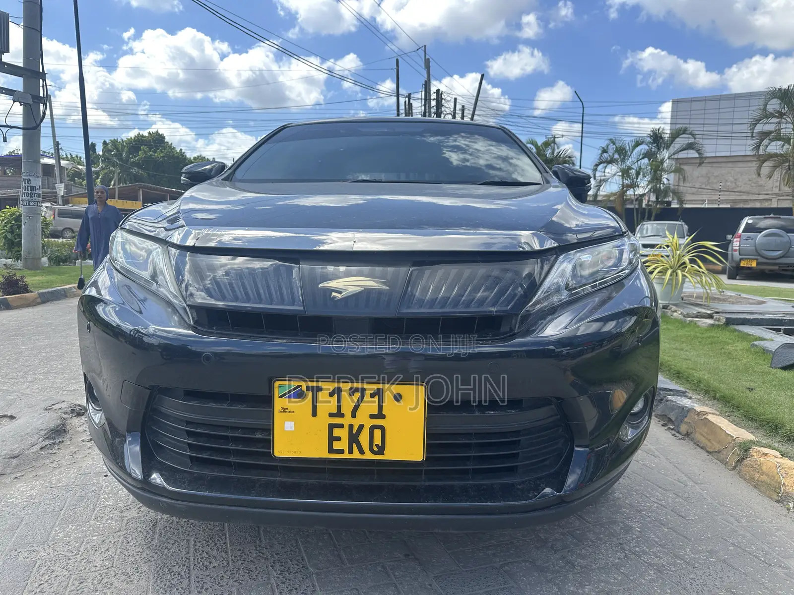 Toyota Harrier 2.0 2015 Black