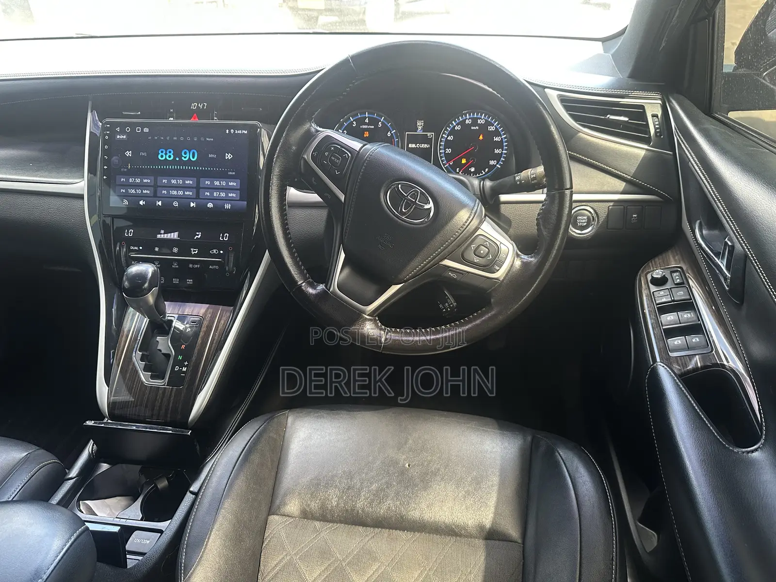 Toyota Harrier 2.0 2015 Black