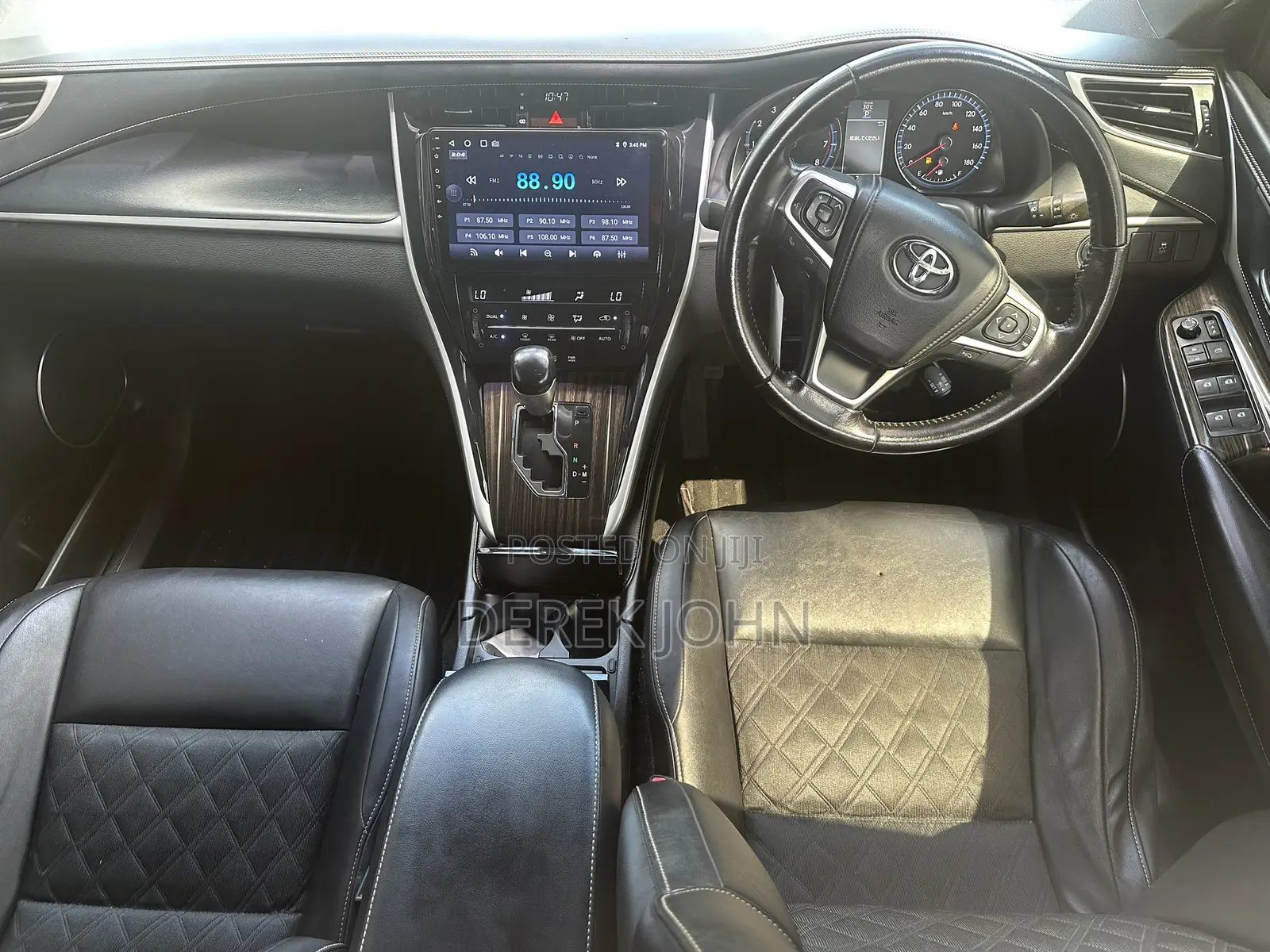 Toyota Harrier 2.0 2015 Black