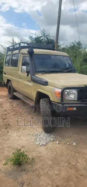 Toyota Land Cruiser 2009 Beige