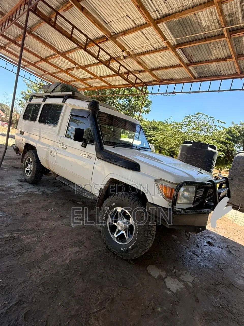 Toyota Land Cruiser 2010 White