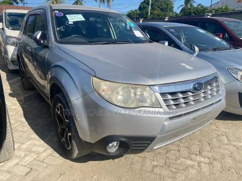 Subaru Forester 2010 Silver
