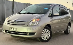 Toyota Corolla Spacio 2003 Gold