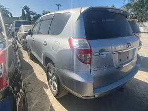 Toyota Vanguard 2007 Silver