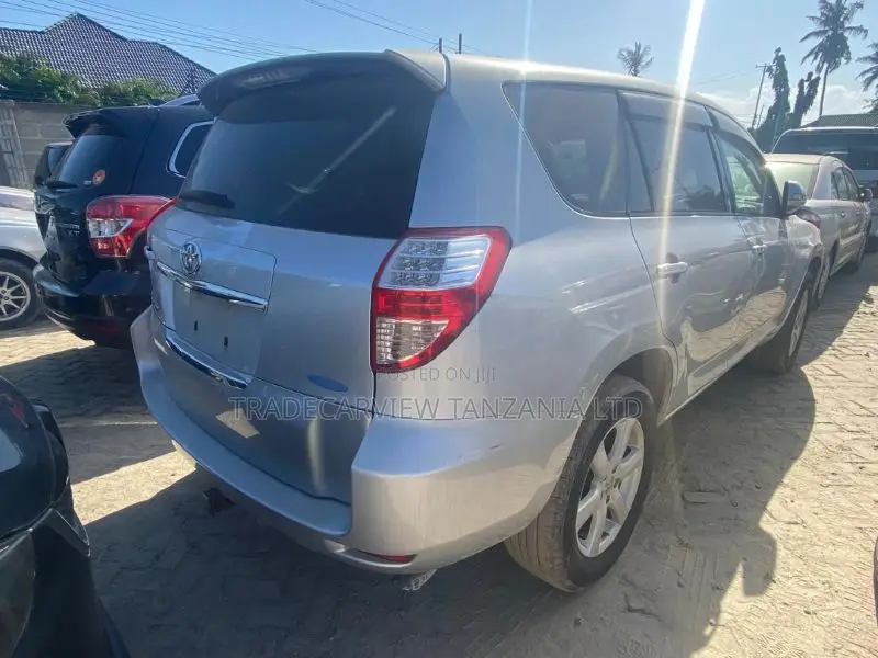 Toyota Vanguard 2007 Silver