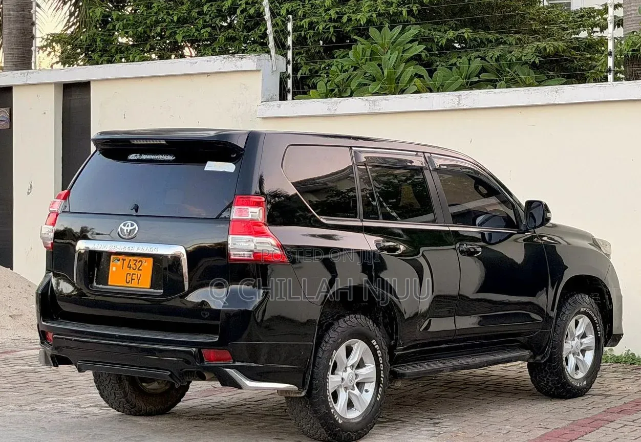 Toyota Land Cruiser Prado 2012 Black