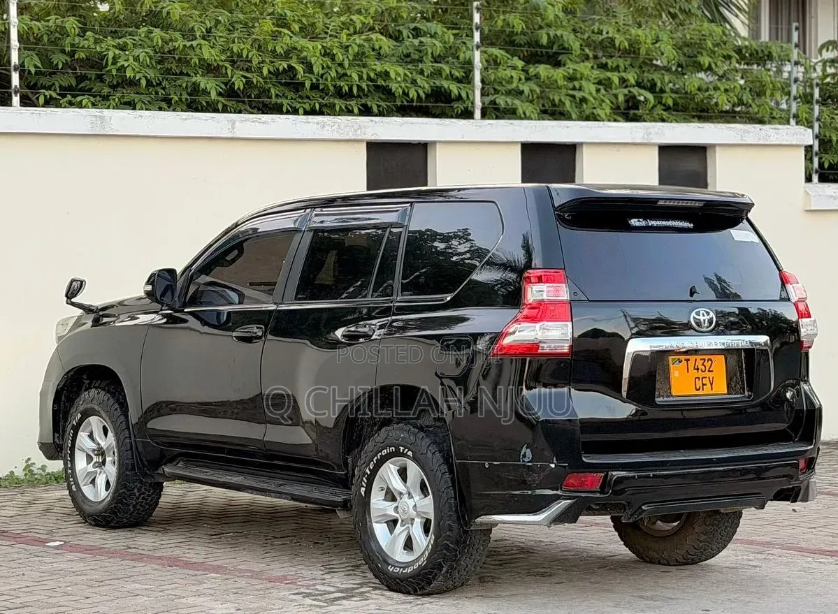 Toyota Land Cruiser Prado 2012 Black