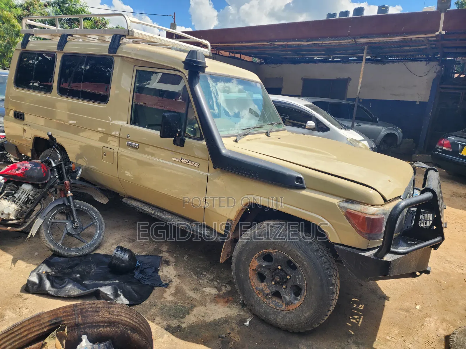 Toyota Land Cruiser 2010 Beige