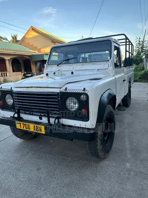 Land Rover Defender 1999 White