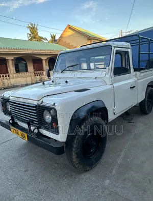 Land Rover Defender 1999 White