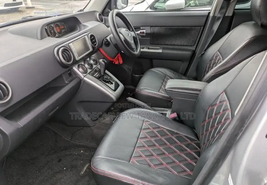 Toyota Corolla Rumion 2010 Silver