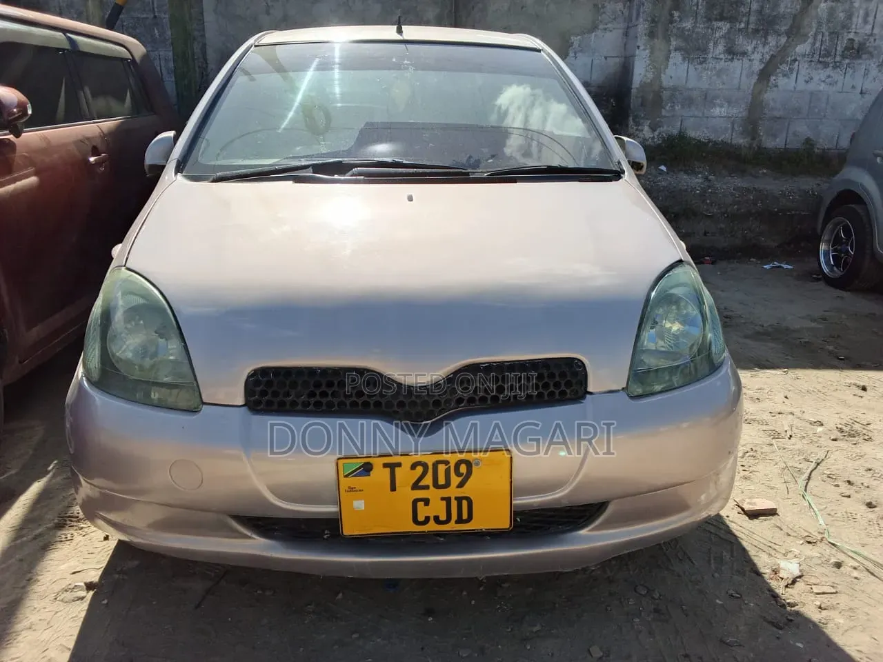 Toyota Vitz 2002 Pink