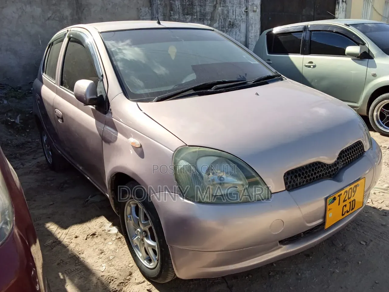 Toyota Vitz 2002 Pink