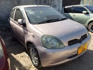 Toyota Vitz 2002 Pink