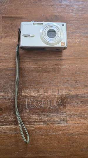 Panasonic Lumix Camera DMC-Fx2