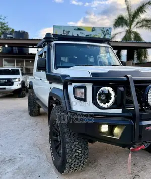 Toyota Land Cruiser 2022 White