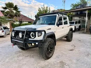 Toyota Land Cruiser 2022 White