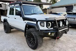 Toyota Land Cruiser 2022 White