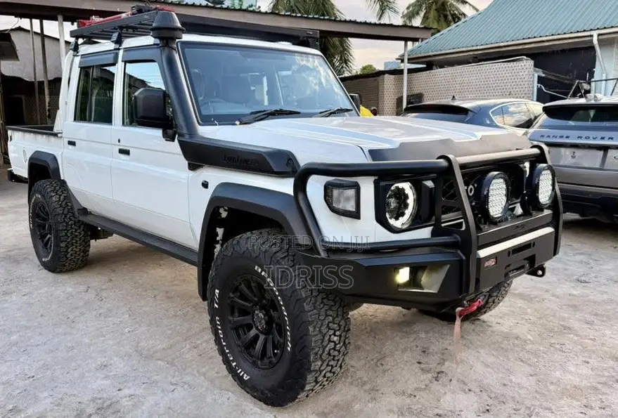 Toyota Land Cruiser 2022 White