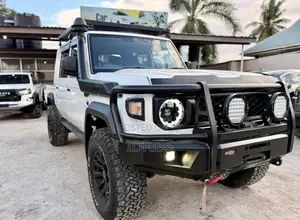 Toyota Land Cruiser 2022 White