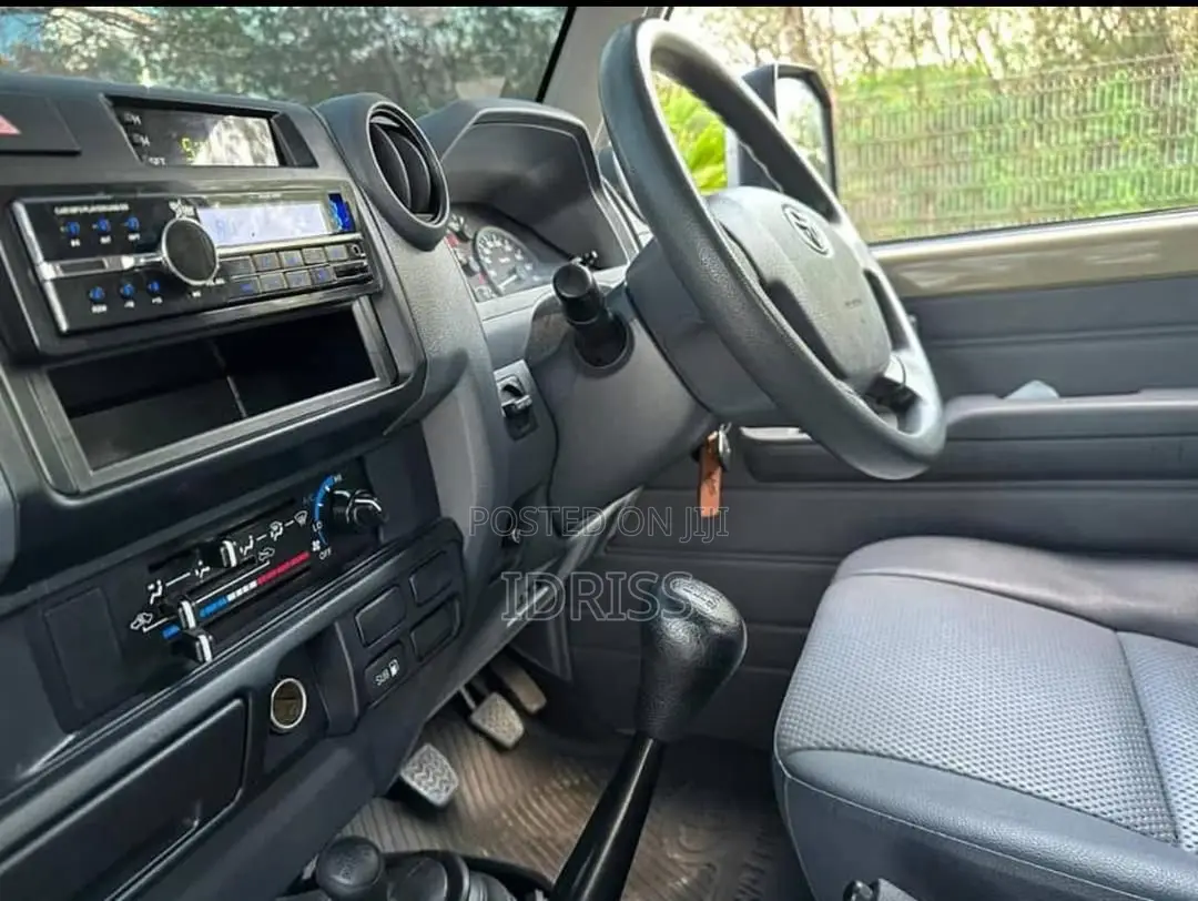 Toyota Land Cruiser 2022 Gold