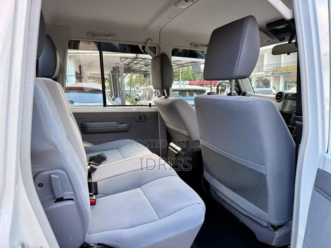 Toyota Land Cruiser 2022 Gold