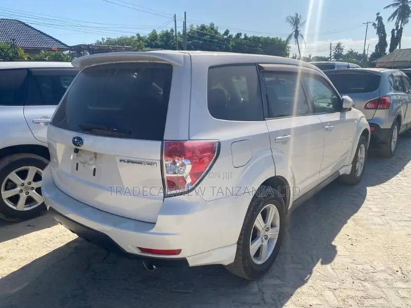 Subaru Forester 2009 White