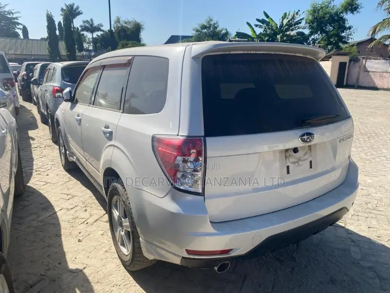 Subaru Forester 2009 White