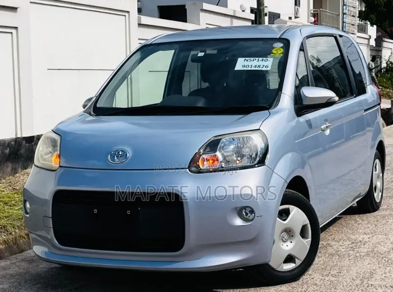 Toyota Porte 2015 Silver