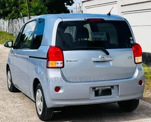 Toyota Porte 2015 Silver